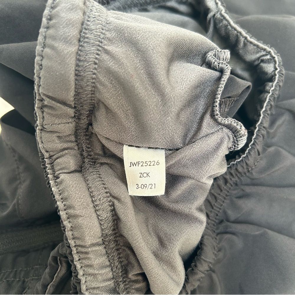 Merrell Black‎ Women's Terrain Black Run Lined Short size Medium - Picture 3 of 6